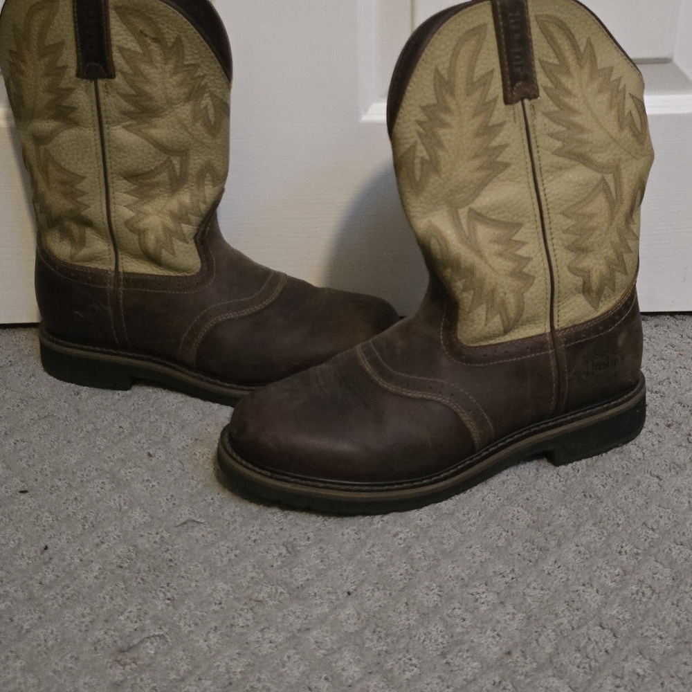 Justin Boots Men's Brown and Tan Western Boots